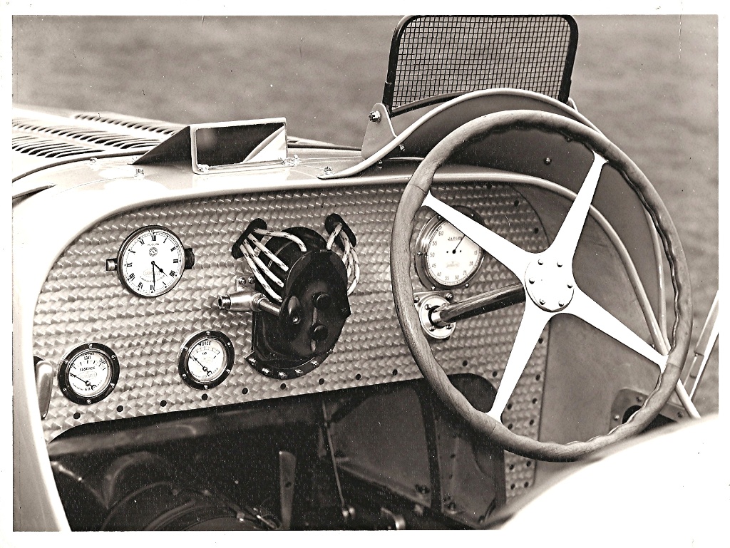 Lyon Bugatti Dash